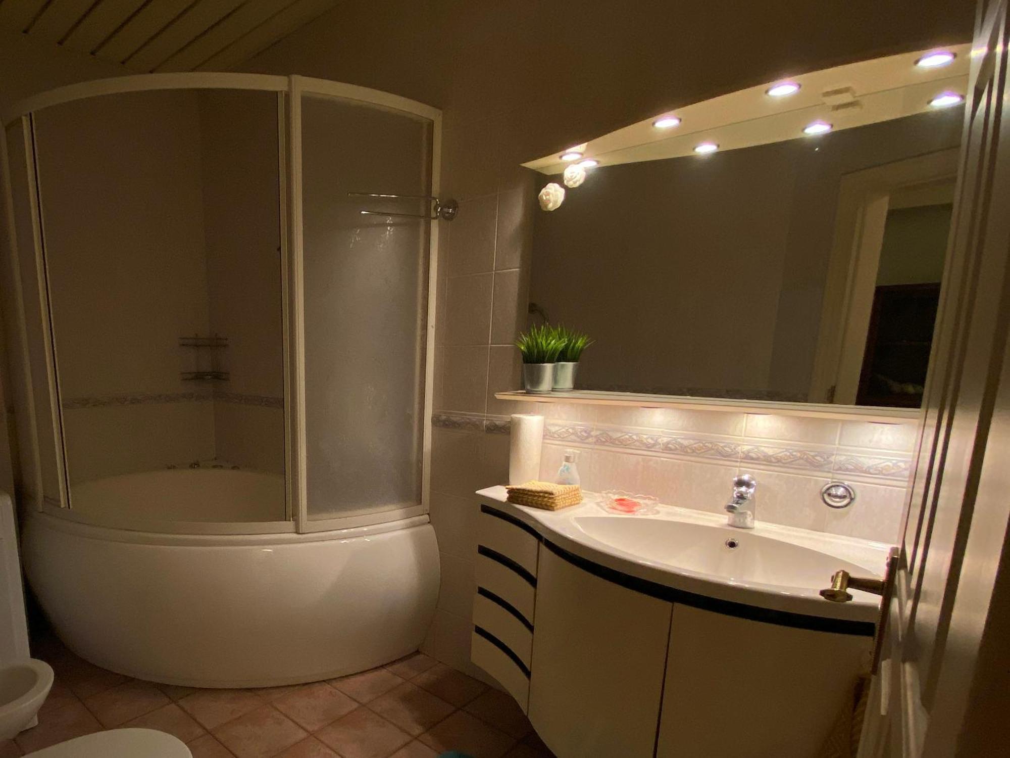 Alunana Lux Jakuzzi Apart, Facade Is Under Renovation, In Riga Art Nouveau Area, Self Check-In Zewnętrze zdjęcie